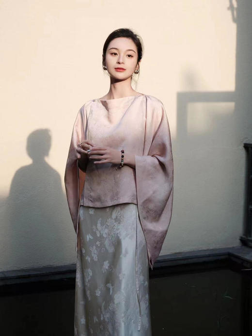 盛唐牡丹| 重缎正绢枇杷花方领上衣 商品图7