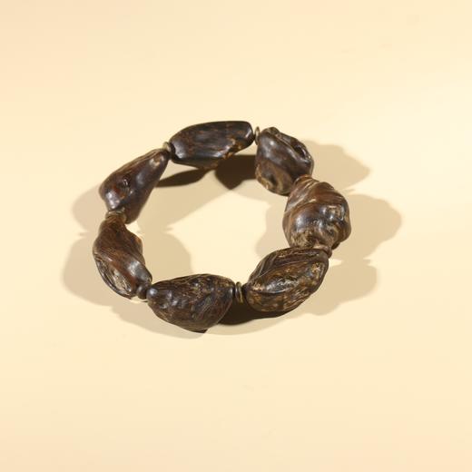 BC.AO12.18-8    马泥涝老料沉水《留疤手串》   53g 商品图0