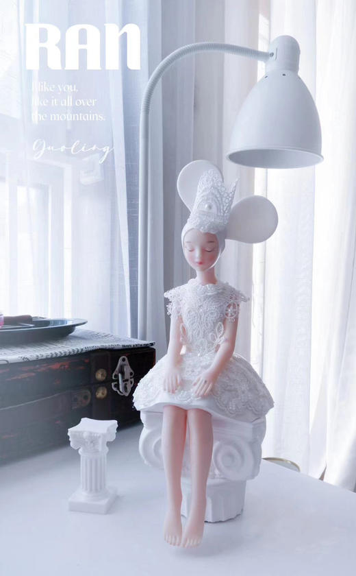 《无与伦比》然女孩-坐姿-郭玲 商品图0