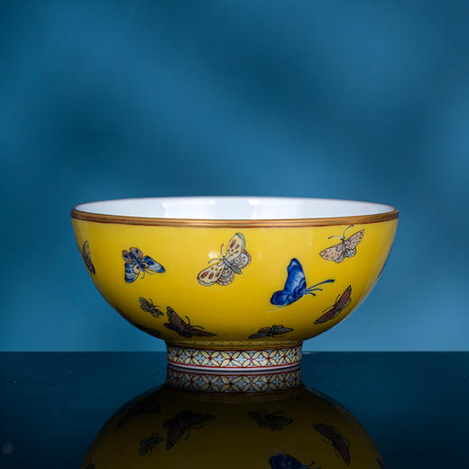 黄地古彩描金万蝶杯 商品图2