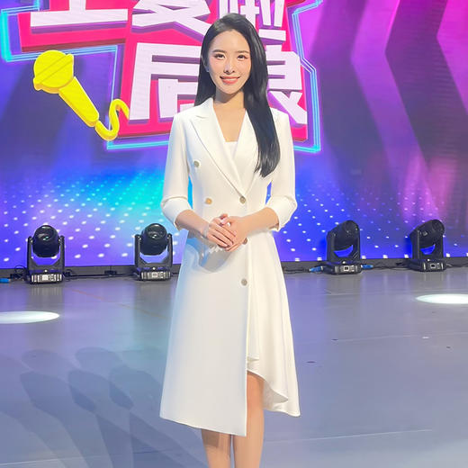 IWY/不规则设计白色播音主持人正装女洋气名媛西装连衣裙上镜装Q862-W 商品图2
