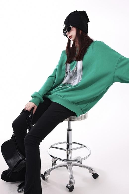 WHO KNOWS 绿色印花潮酷卫衣 17182【不含胸链】 商品图2