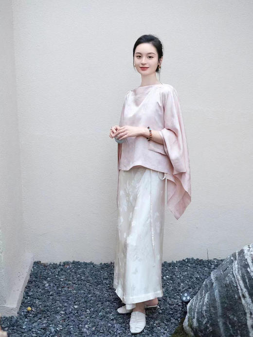 盛唐牡丹| 重缎正绢枇杷花方领上衣 商品图6