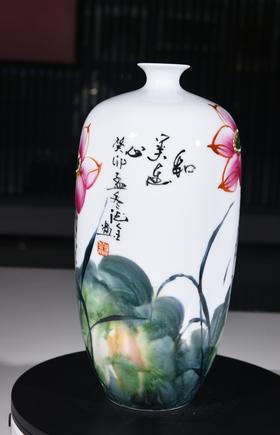 泼彩加掌画和美连心赏瓶