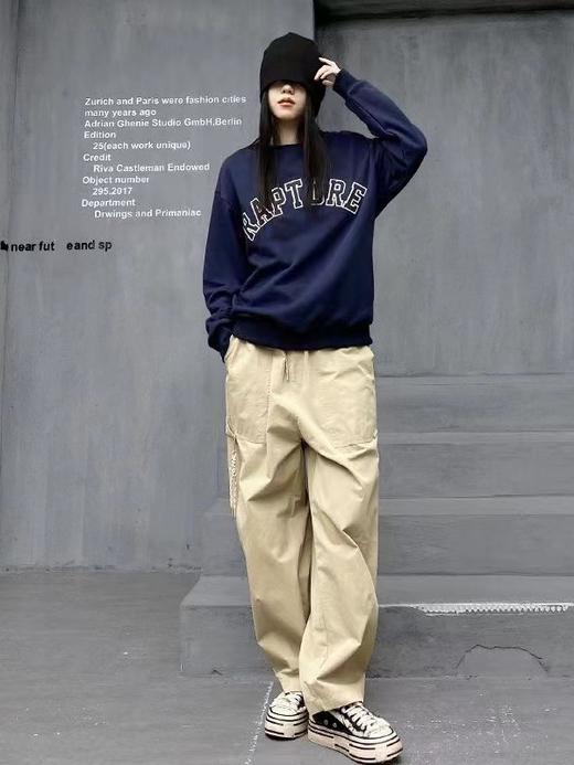 【个性十足；韩版小众】别样设计，情侣装味，引领潮流；字母外套，时尚范儿；男女同款，休闲情侣卫衣女ins 商品图0