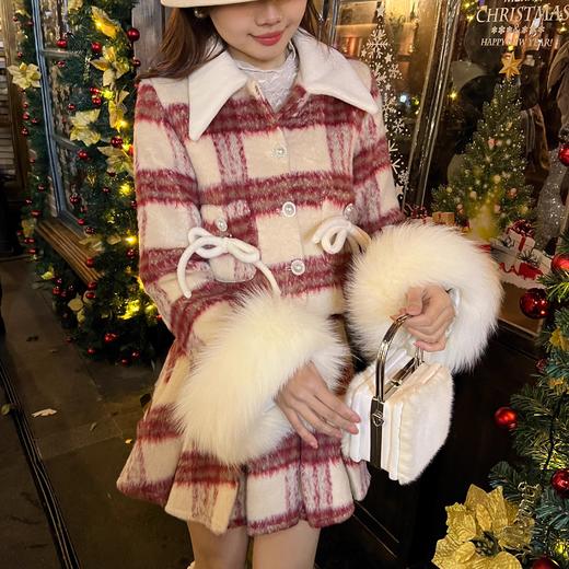 张心子【奶芙草莓】圣诞格纹90白鸭绒毛呢小香风套装裙子女两件套 U2312024 商品图2