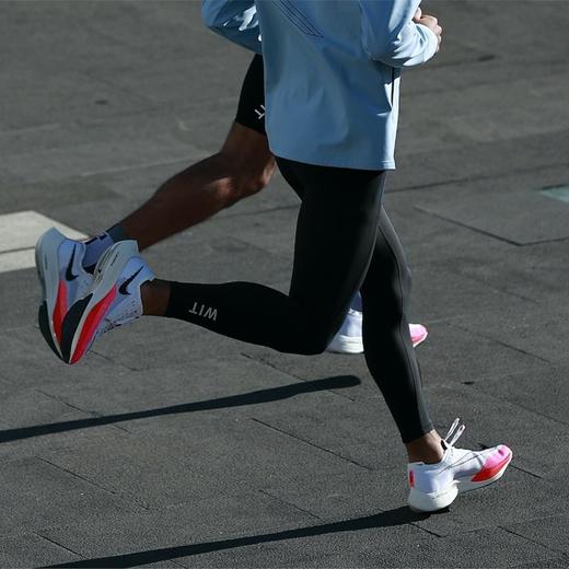 身体智慧 BODYWIT 男款 疾塑紧身肤感速干九分裤 商品图2