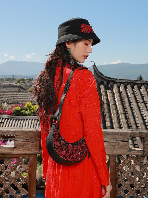 新月民族风挎包(全皮版）| 现货加急发 商品图2