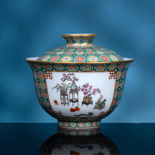 锦地古彩描金开窗博古纹盖碗 商品图2