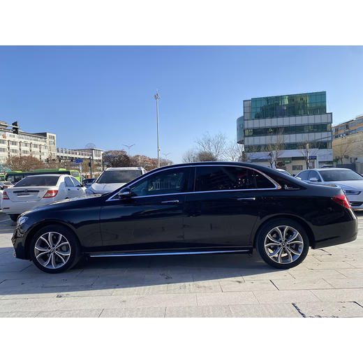 奔驰 E 300 L 运动豪华型【长租-北京】 商品图3
