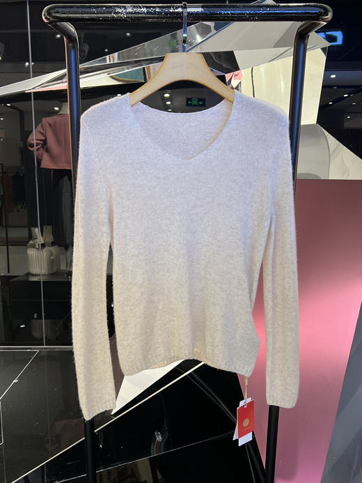 女士V领松织羊绒衫 商品图1