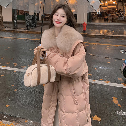 【蓬松柔软 锁住温暖】 高级感宽松毛领长款羽绒服 超大毛领  50%白鸭绒 抵御严寒 长款过膝加厚 商品图0