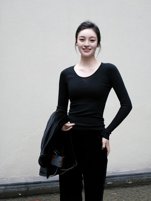 盛唐牡丹| 白中白针织羊绒打底衫 U型领[特价品] 商品图0