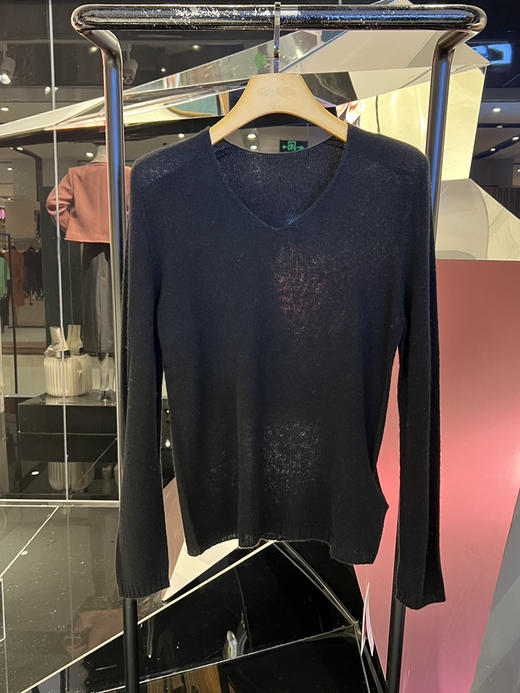 女士V领松织羊绒衫 商品图6