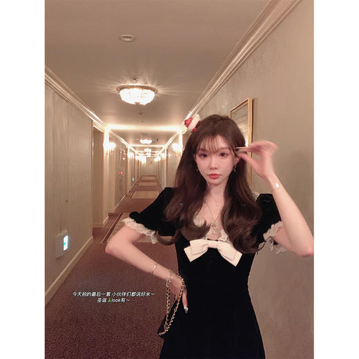 金蘑菇菇 All you need is dress miu年末丝绒组/ 复古收腰连衣裙 商品图0