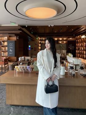 一整个韩剧女主既视感，知性又大方~