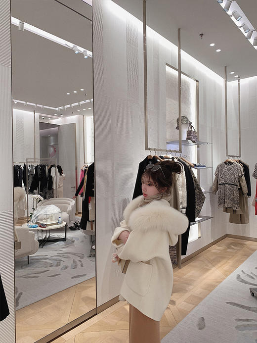 金蘑菇菇 très douce费尔南德 /10羊绒狐狸毛毛领短款双面呢外套 商品图4