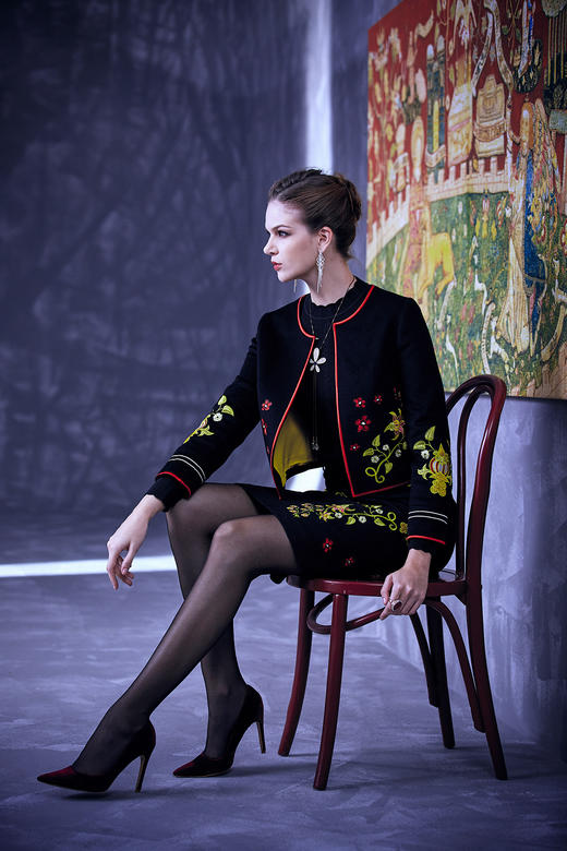 【伯妮斯茵】6A6151--羊毛外套--帷幔的圣事--《因汉而生--哥特》 商品图7