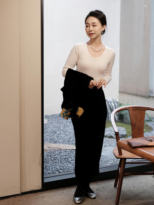 盛唐牡丹| 白中白针织羊绒打底衫 U型领[特价品] 商品图3