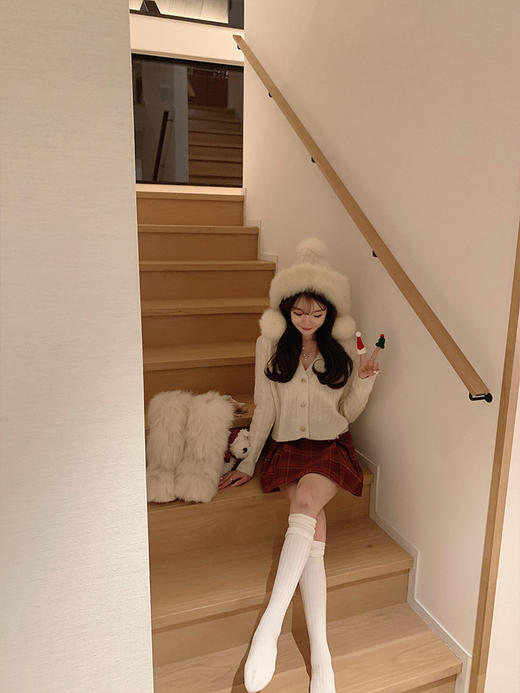 金蘑菇菇 bc慢节奏绞花套组 / V领绞花设计感毛衣开衫+半裙 商品图2