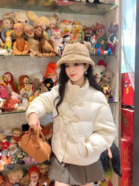 奶呼呼的#短款羽绒，敲保暖俏皮！