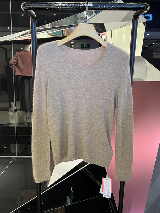 女士V领松织羊绒衫 商品图3