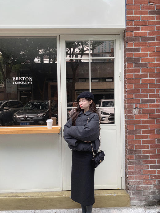 金蘑菇菇 Lucerne卢塞恩小镇 /翻领短款减龄牛角扣羊毛羽绒服 商品图2