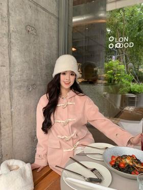牛角扣粉大衣，精致同时又保暖~