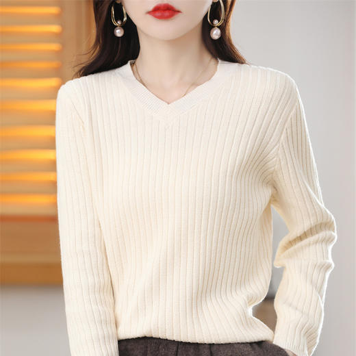 秋冬【棉线针织衫女V领大码毛衣】宽松内搭 简约抽条棉线打底衫女 商品图0
