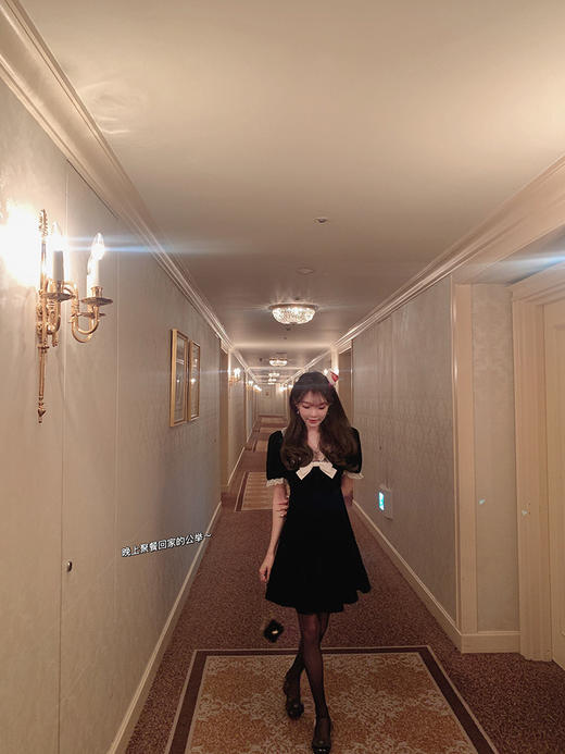 金蘑菇菇 All you need is dress miu年末丝绒组/ 复古收腰连衣裙 商品图4