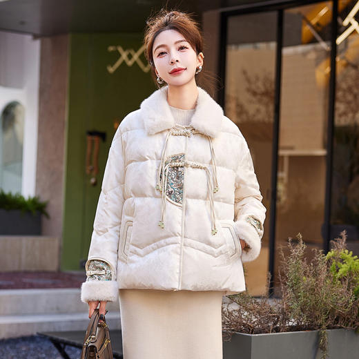 冬季新款，90白鸭绒新中式盘扣短款减龄气质新款羽绒服HR-HYGG9003 商品图5