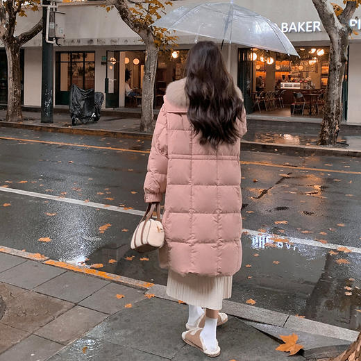 【蓬松柔软 锁住温暖】 高级感宽松毛领长款羽绒服 超大毛领  50%白鸭绒 抵御严寒 长款过膝加厚 商品图2