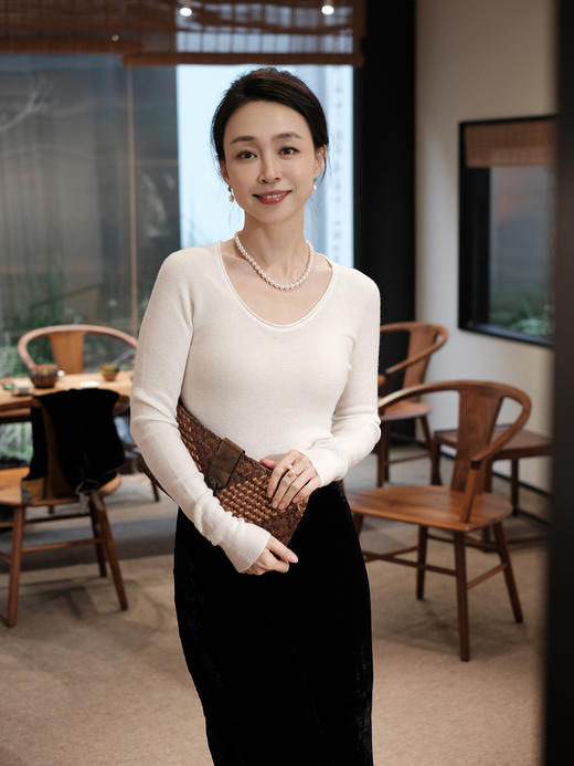 盛唐牡丹| 白中白针织羊绒打底衫 U型领[特价品] 商品图1