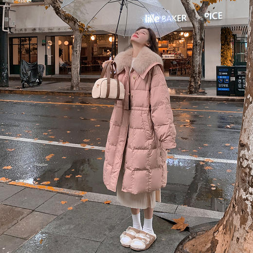 【蓬松柔软 锁住温暖】 高级感宽松毛领长款羽绒服 超大毛领  50%白鸭绒 抵御严寒 长款过膝加厚 商品图1