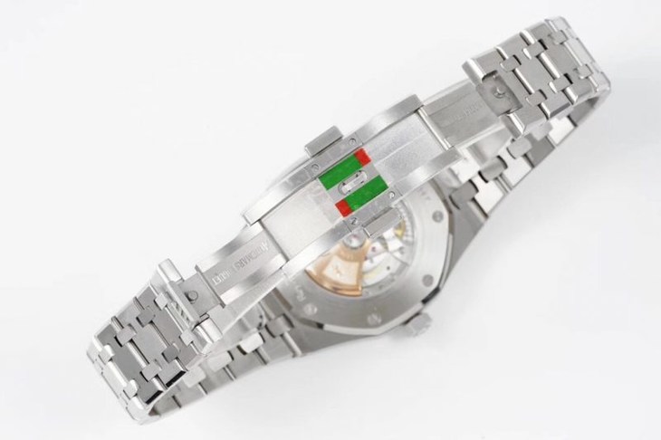 爱彼顶级复刻皇家橡树15400 厚度一致