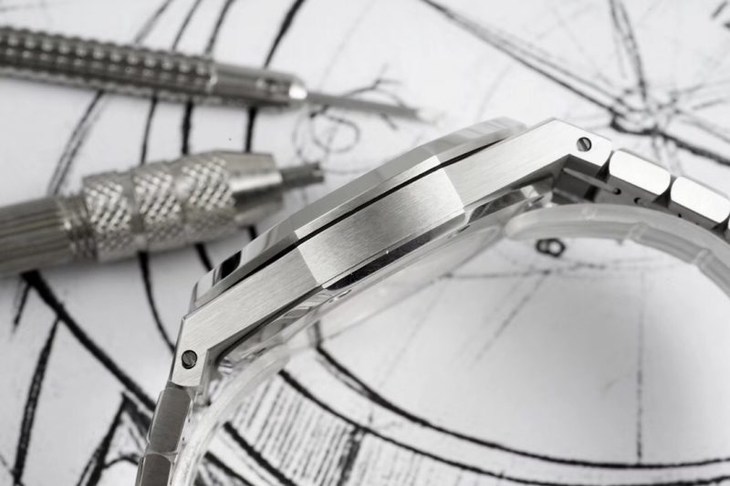 爱彼顶级复刻皇家橡树15400 厚度一致