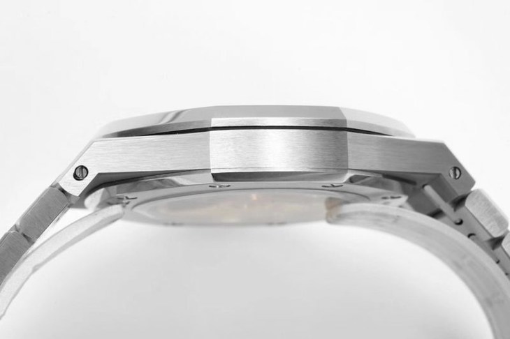 爱彼顶级复刻皇家橡树15400 厚度一致