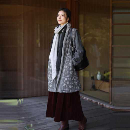 绽放931朵/改良版马面裙A字遮肉显瘦飘逸红棕色灯芯绒长款半身裙 商品图2