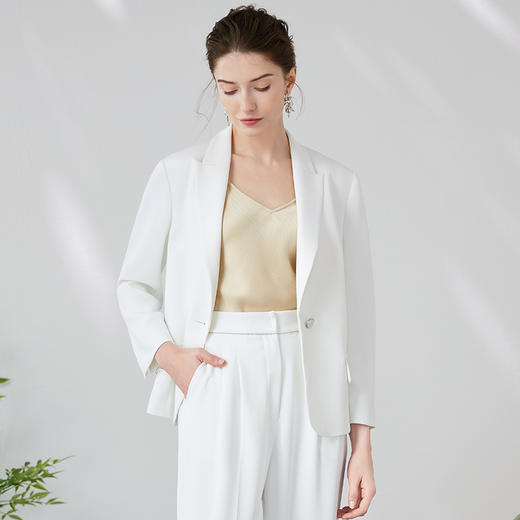 EITIE爱特爱气质白色经典利落干练通勤一粒扣西装外套24春季新款A2403305 商品图3