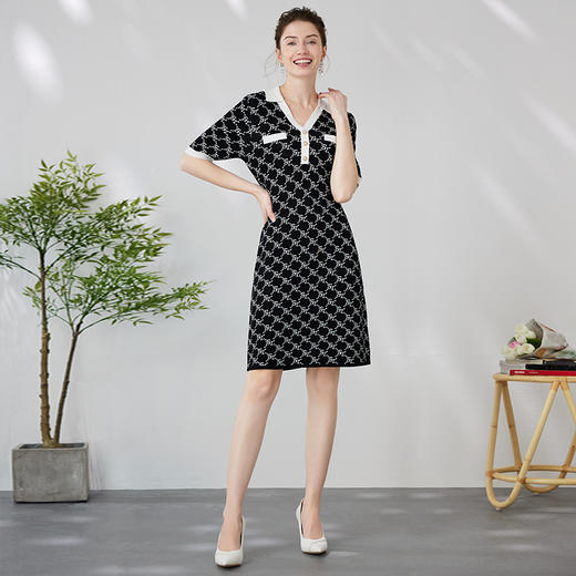 EITIE爱特爱温柔气质V领香风修身显瘦通勤印花针织连衣裙24春新款A2401305 商品图1