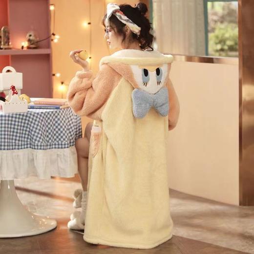 【卡通珊瑚绒居家睡衣，又柔又暖！】冬季珊瑚绒法兰绒可爱长款帕恰狗女睡衣睡袍加厚家居服可外穿，能够提供更好的保暖效果，让您在寒冷的冬季也能享受温暖与舒适！ 商品图2