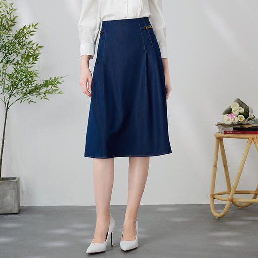 EITIE爱特爱EITIE爱特爱时尚a字高腰深蓝色过膝垂坠显瘦百搭OL半身裙24春新款A2406321 商品图3