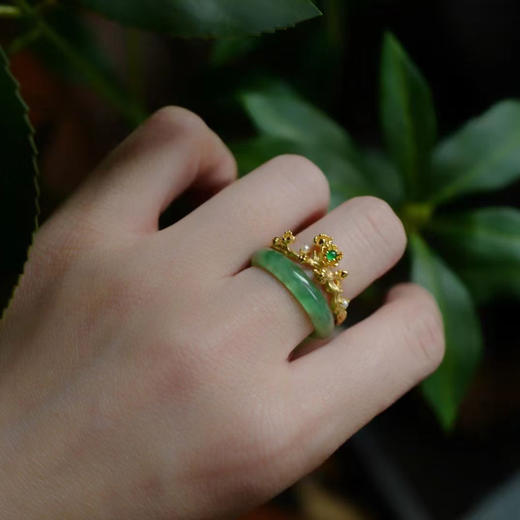 龢盒原创 18k金镶翡翠梅枝花戒指 商品图4