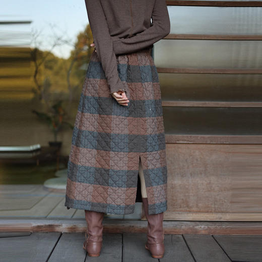 绽放971朵/【IP黄河记忆系列】菱形格绗棉宽条纹开衩中长款半身裙 商品图0