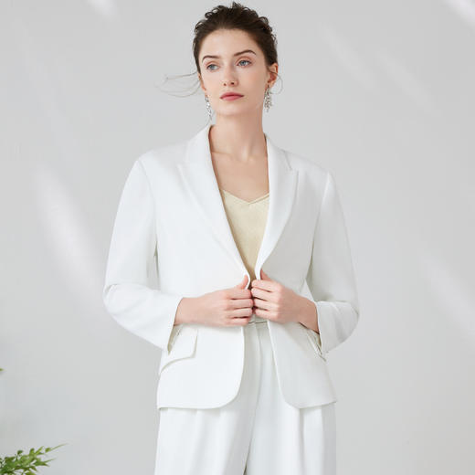 EITIE爱特爱气质白色经典利落干练通勤一粒扣西装外套24春季新款A2403305 商品图2