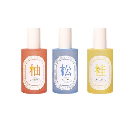 买一送一【香氛四溢；留香祛异味】一肆生活衣物香氛喷雾，诠释植萃柔顺，驱除异味，留下持久香氛。让你的衣物更加清新，舒适，远离静电的困扰。焕发出神秘的魔力，让你闻香而起舞！ 商品图4