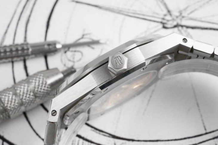 爱彼顶级复刻皇家橡树15400 厚度一致