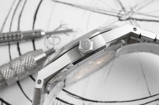 爱彼顶级复刻皇家橡树15400复刻手表一比一手表N厂C厂ZF厂VS厂AR厂BBR厂PPF厂AZ厂JF厂MKS厂TW厂EW厂AF厂V6厂OR厂OM厂3K厂XF厂CLEAN厂NOOB厂广州手表测评 商品图9