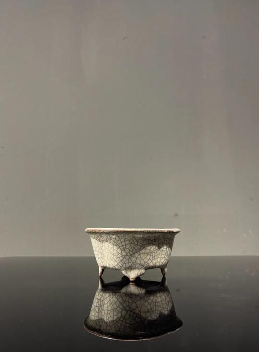 哥窑灰青釉海棠形四足炉，顺丰包邮 商品图3