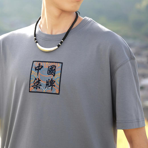 【非遗苗绣蝴蝶妈妈系列】柒牌纯棉T恤男士夏季新款流苏短袖上衣	124T72820 商品图3